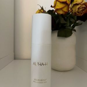 Alpha-H
Liquid Gold Exfoliating Treatment with Glycolic acid